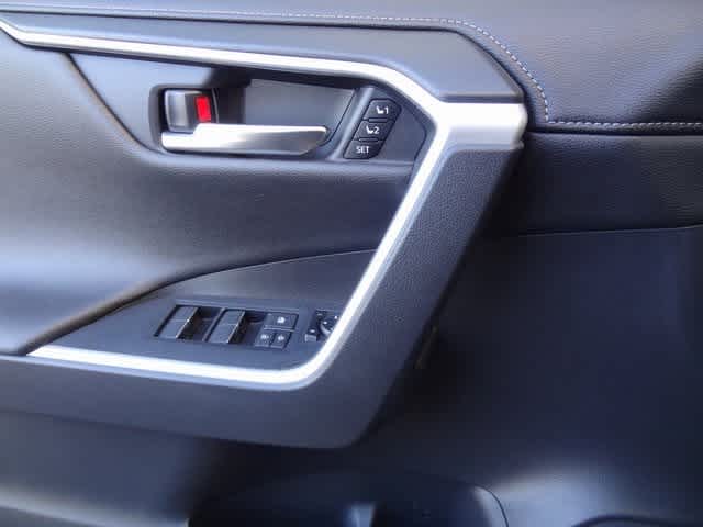 Thumbnail: 2020 Toyota RAV4 - 18