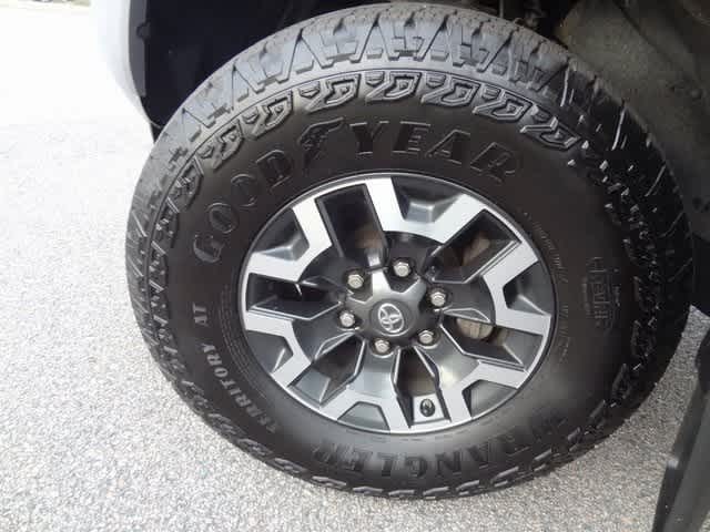 Thumbnail: 2016 Toyota Tacoma - 31