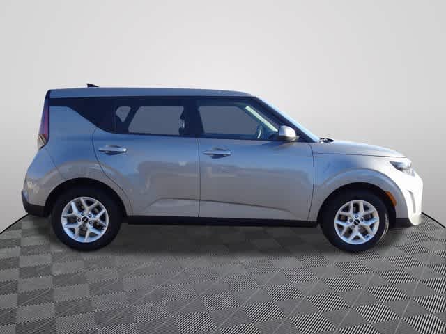 Thumbnail: 2023 Kia Soul - 4