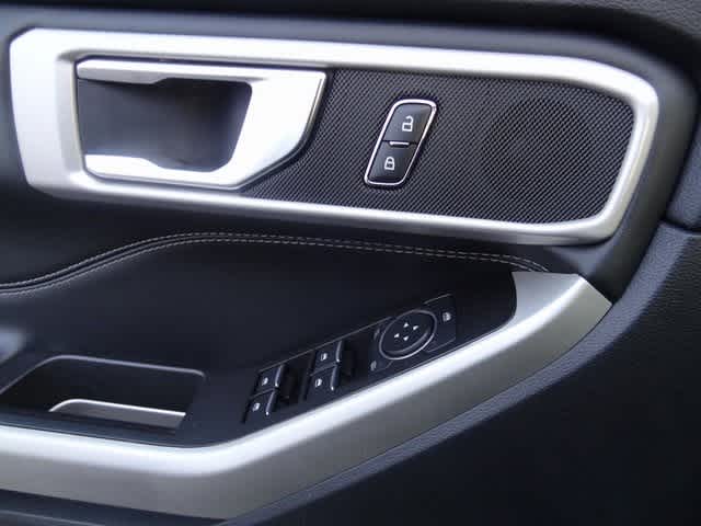 Thumbnail: 2022 Ford Explorer - 16