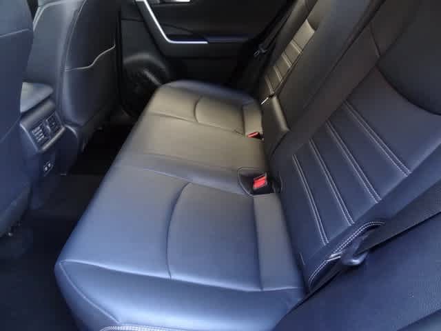 Thumbnail: 2020 Toyota RAV4 - 8