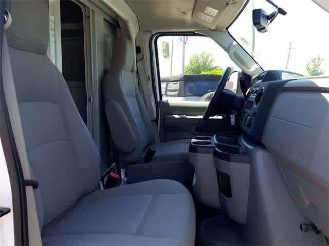 Thumbnail: 2025 Ford Econoline - 16