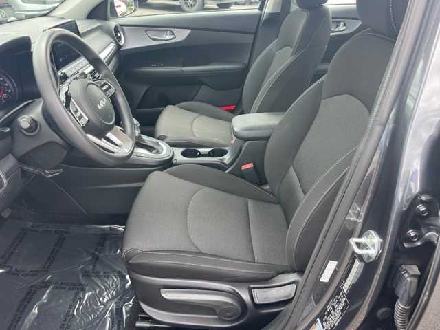 2023 Kia Forte LXS 10