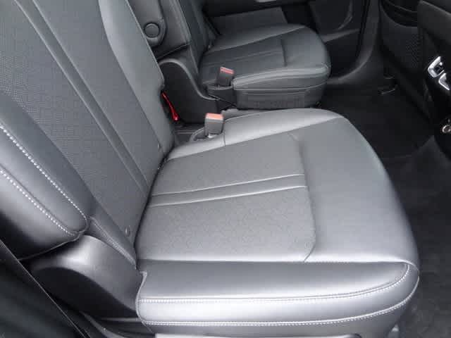 Thumbnail: 2023 Kia Sorento - 12