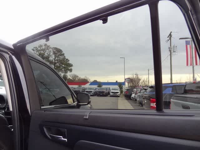 Thumbnail: 2022 Toyota Highlander - 18