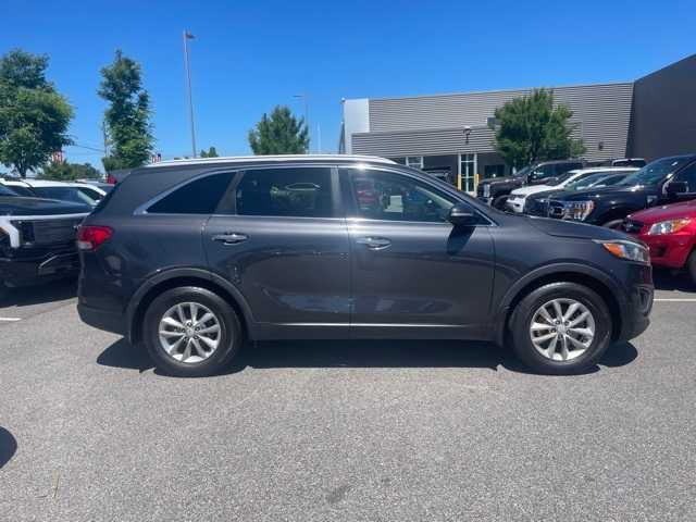 Thumbnail: 2016 Kia Sorento - 5