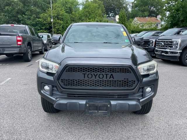 2017 Toyota Tacoma TRD Off-Road 8
