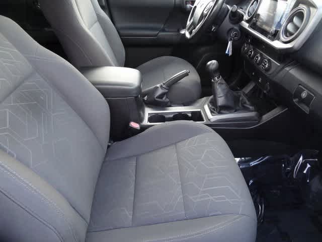 Thumbnail: 2016 Toyota Tacoma - 13