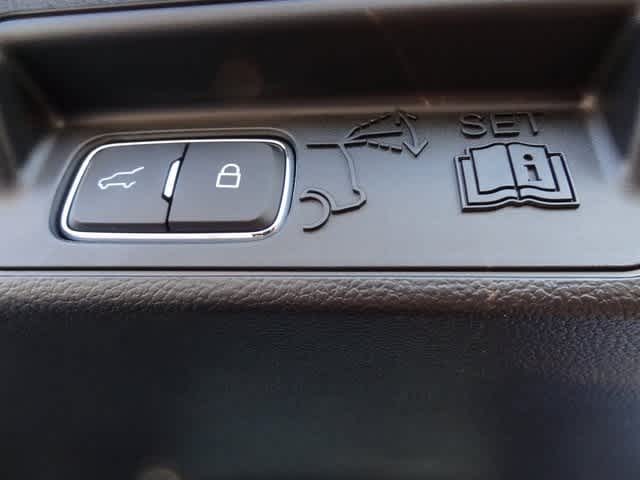 Thumbnail: 2023 Ford Explorer - 11