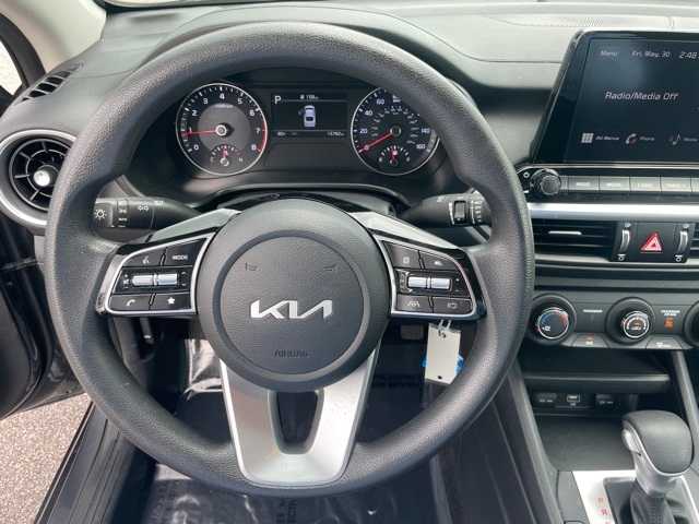 2023 Kia Forte LXS 13