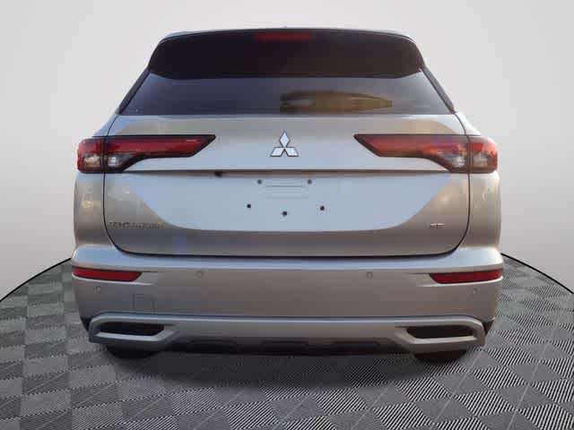 Thumbnail: 2024 Mitsubishi Outlander - 3