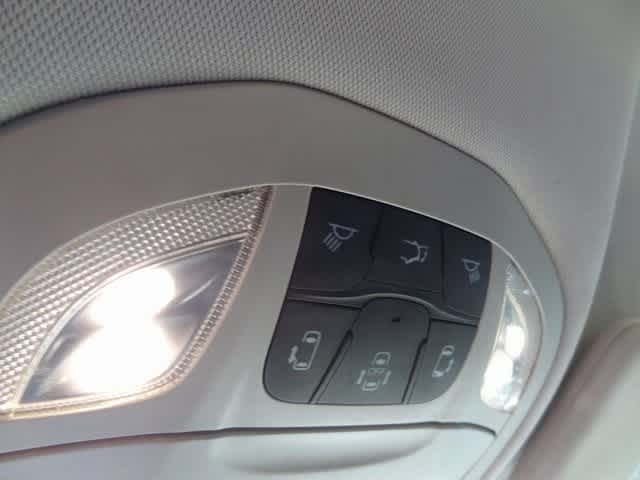 Thumbnail: 2017 Chrysler Pacifica - 13