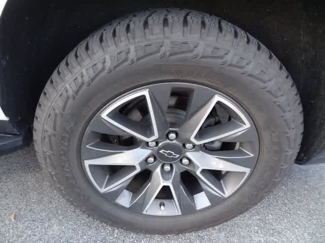 Thumbnail: 2022 Chevrolet Tahoe - 14