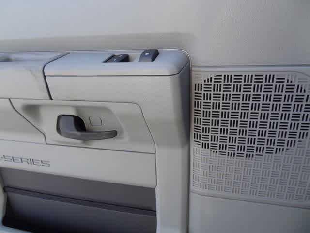 Thumbnail: 2025 Ford Econoline - 22