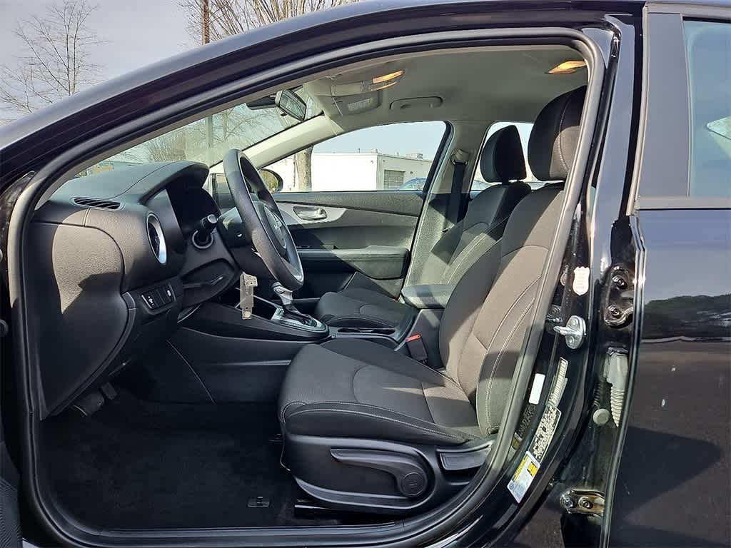 Thumbnail: 2024 Kia Forte - 12