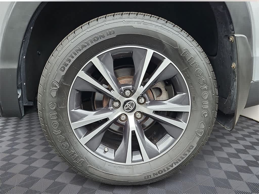 Thumbnail: 2019 Toyota Highlander - 8