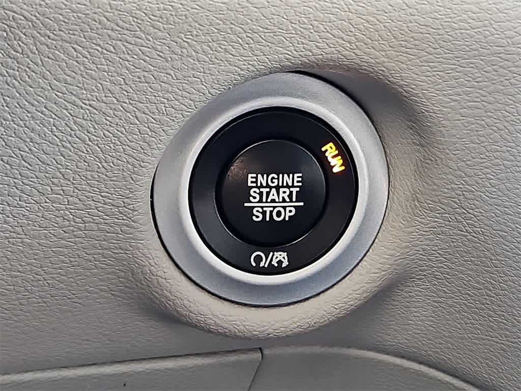 Thumbnail: 2019 Chrysler Pacifica - 21