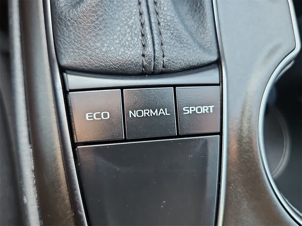 Thumbnail: 2022 Toyota Camry - 17