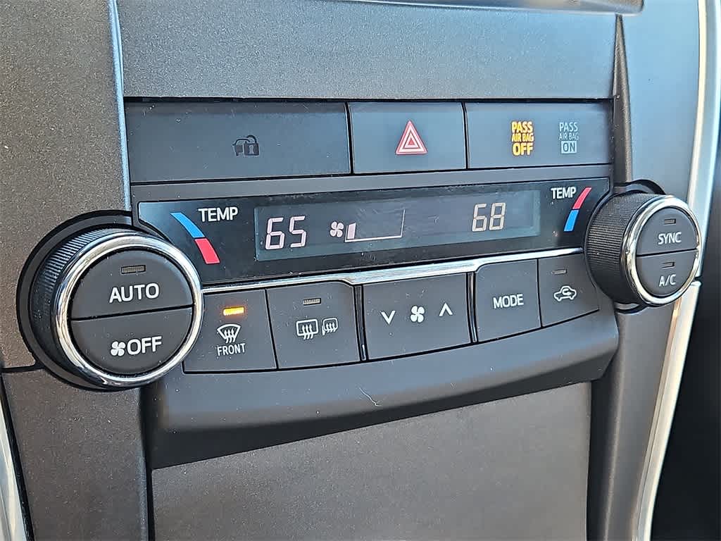 Thumbnail: 2016 Toyota Camry - 12