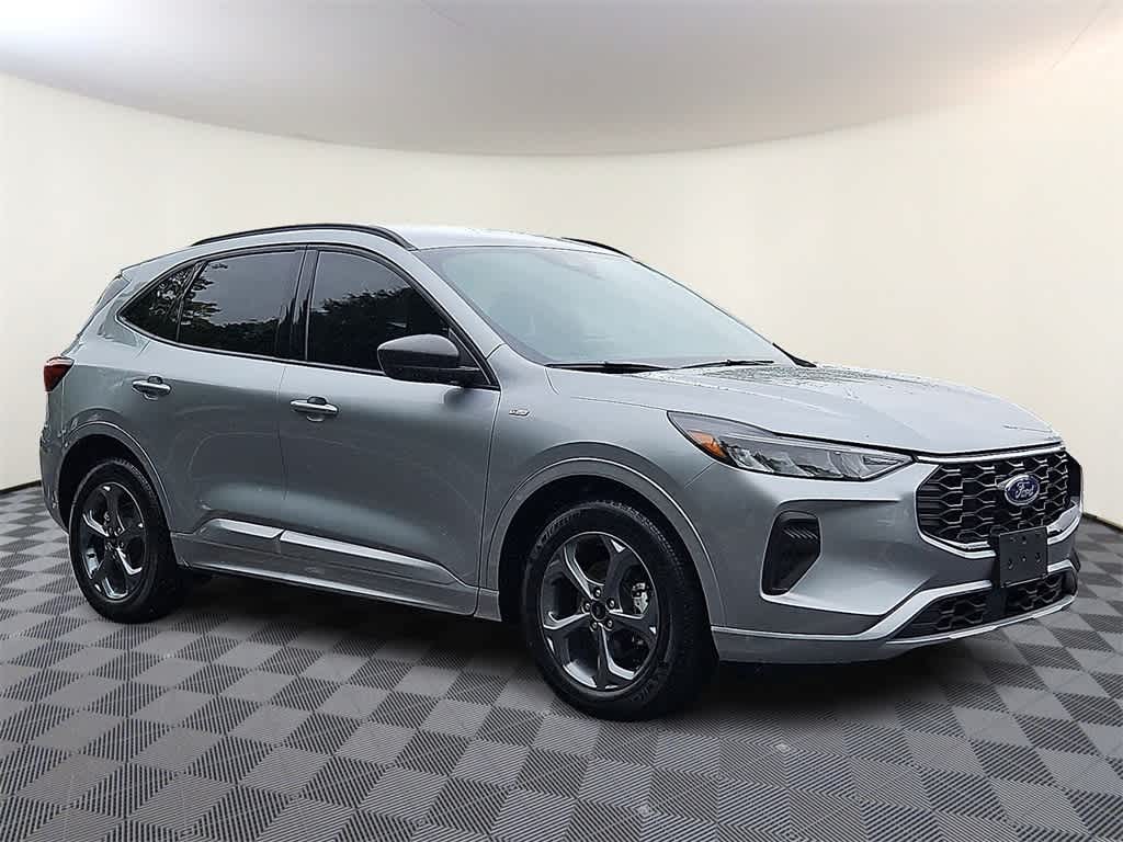 Thumbnail: 2023 Ford Escape - 3