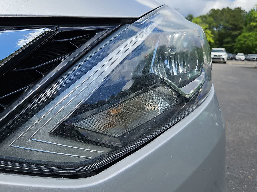 Thumbnail: 2016 Nissan Sentra - 9