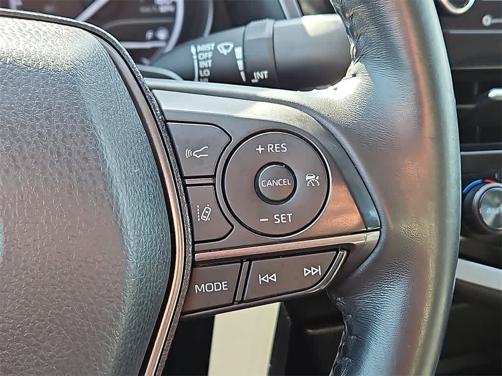 Thumbnail: 2022 Toyota Camry - 15