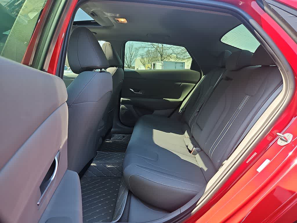 Thumbnail: 2022 Hyundai Elantra - 10