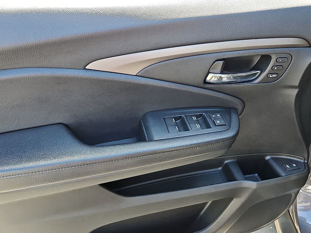 Thumbnail: 2020 Honda Pilot - 12