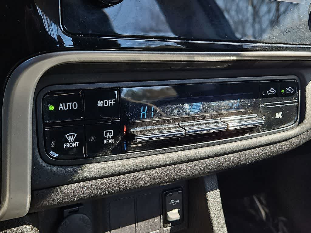 Thumbnail: 2017 Toyota Corolla - 13