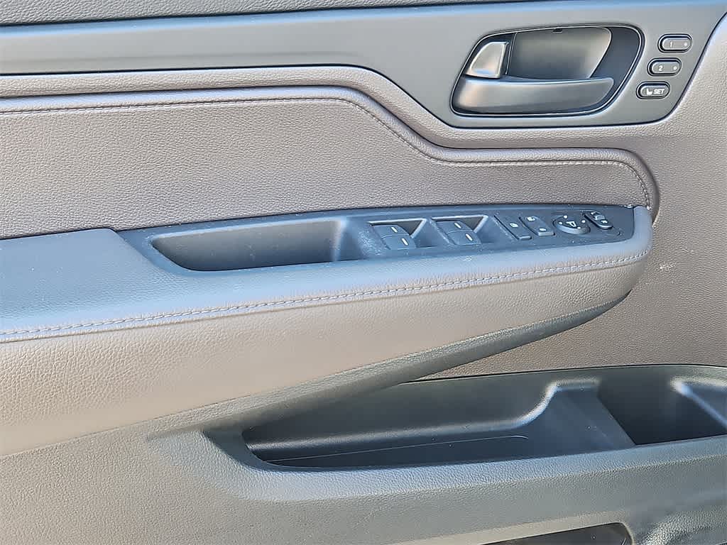 Thumbnail: 2019 Honda Odyssey - 11