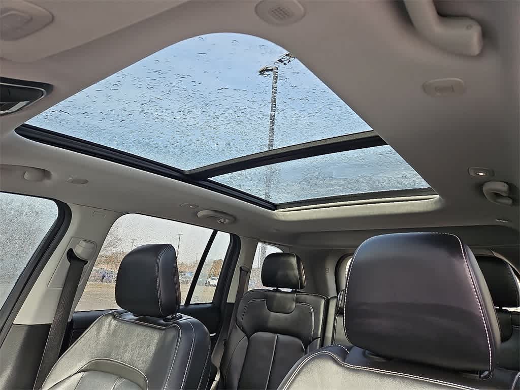 Thumbnail: 2022 Jeep Grand Cherokee - 14