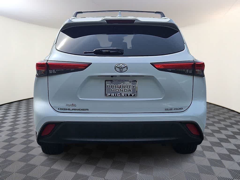 Thumbnail: 2022 Toyota Highlander - 5
