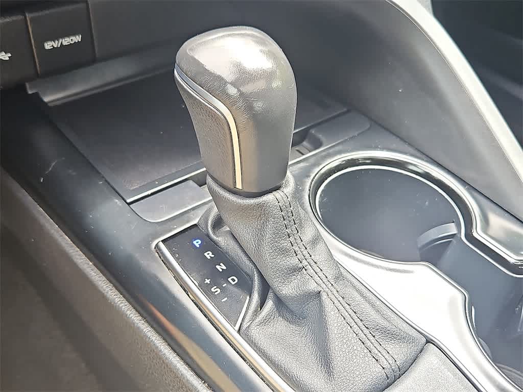 Thumbnail: 2020 Toyota Camry - 15