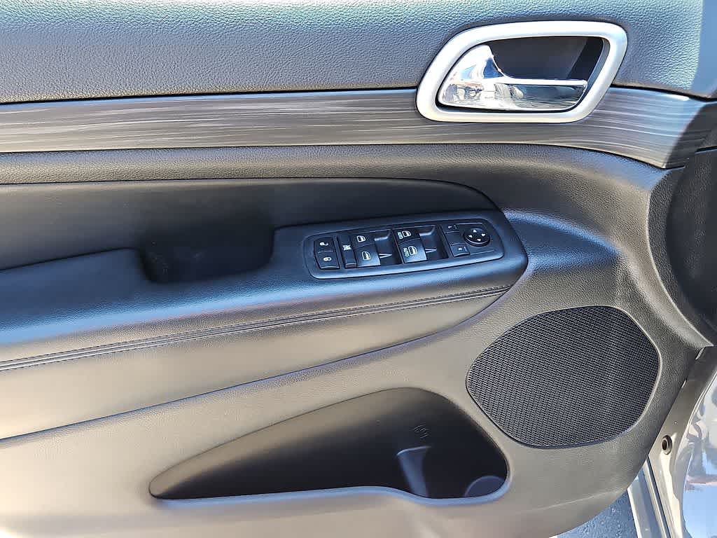 Thumbnail: 2019 Jeep Grand Cherokee - 10