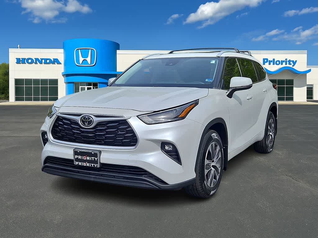 Thumbnail: 2022 Toyota Highlander - 1
