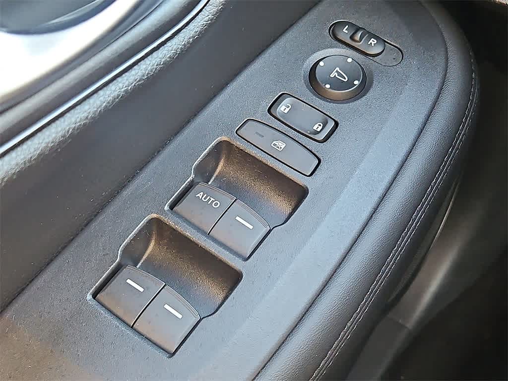 Thumbnail: 2023 Honda HR-V - 23