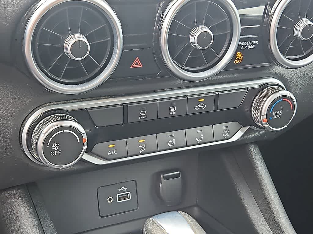 Thumbnail: 2020 Nissan Sentra - 15