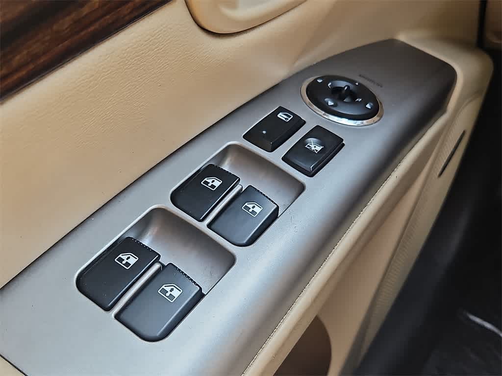 Thumbnail: 2012 Hyundai Santa Fe - 25