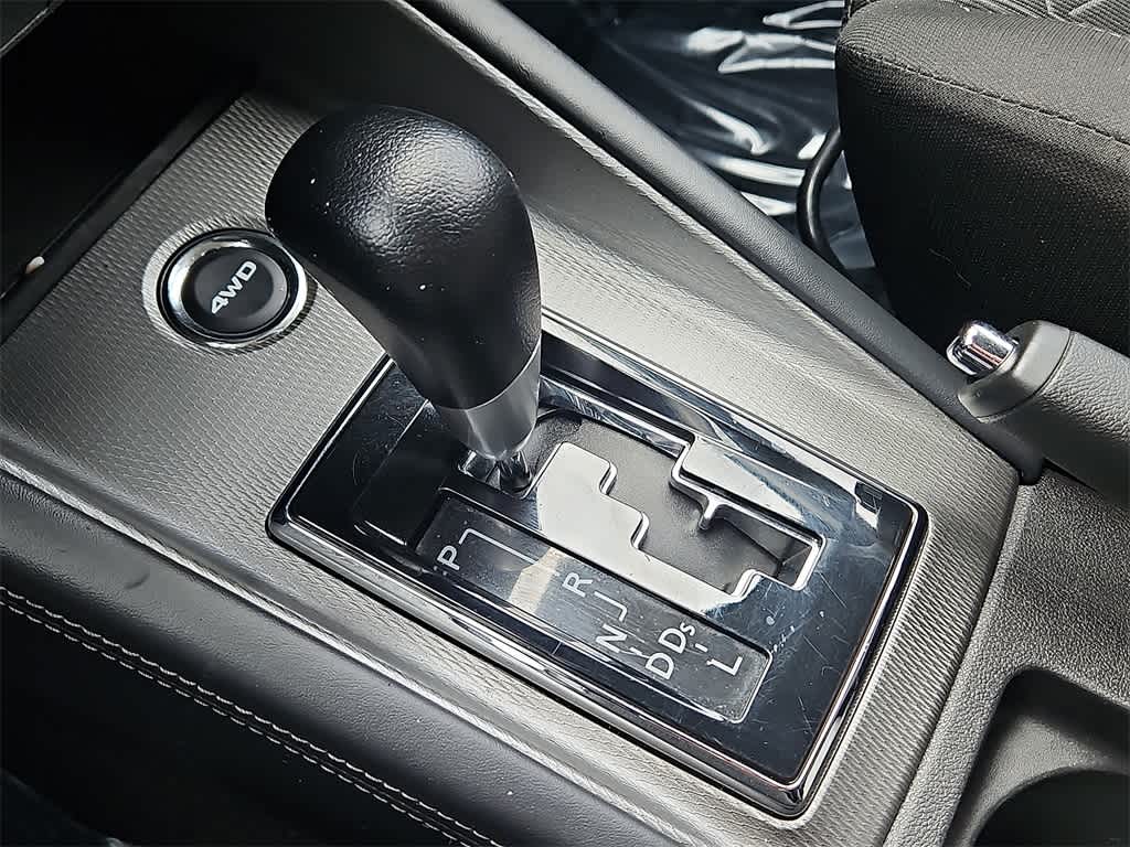 Thumbnail: 2022 Mitsubishi Outlander Sport - 9