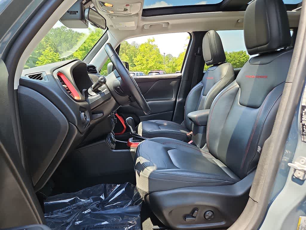 Thumbnail: 2018 Jeep Renegade - 14