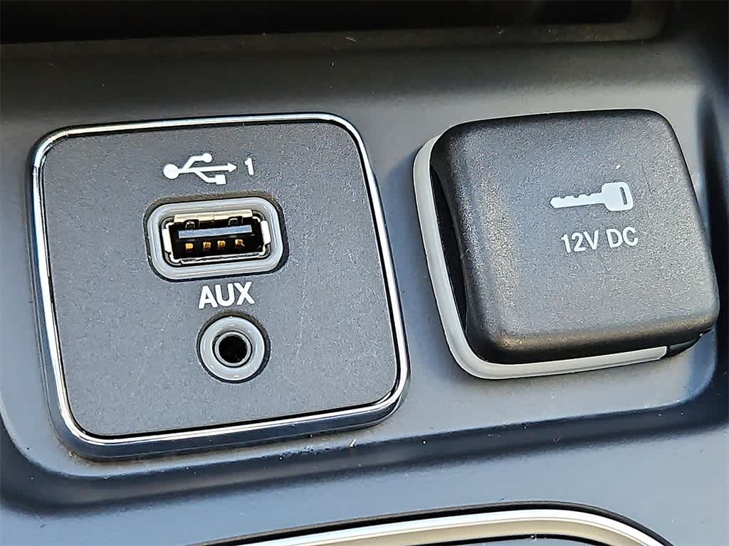 Thumbnail: 2022 Jeep Cherokee - 21