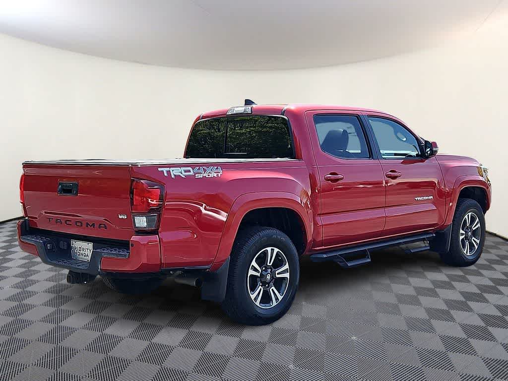 Thumbnail: 2018 Toyota Tacoma - 4