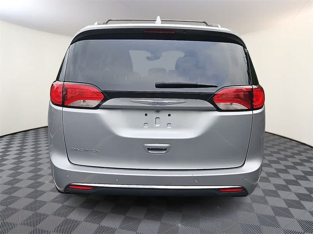 Thumbnail: 2018 Chrysler Pacifica - 5