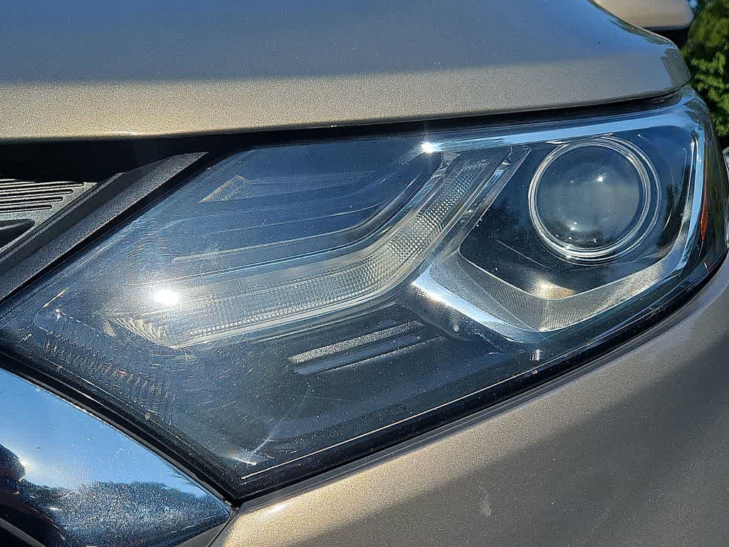 Thumbnail: 2018 Chevrolet Equinox - 9