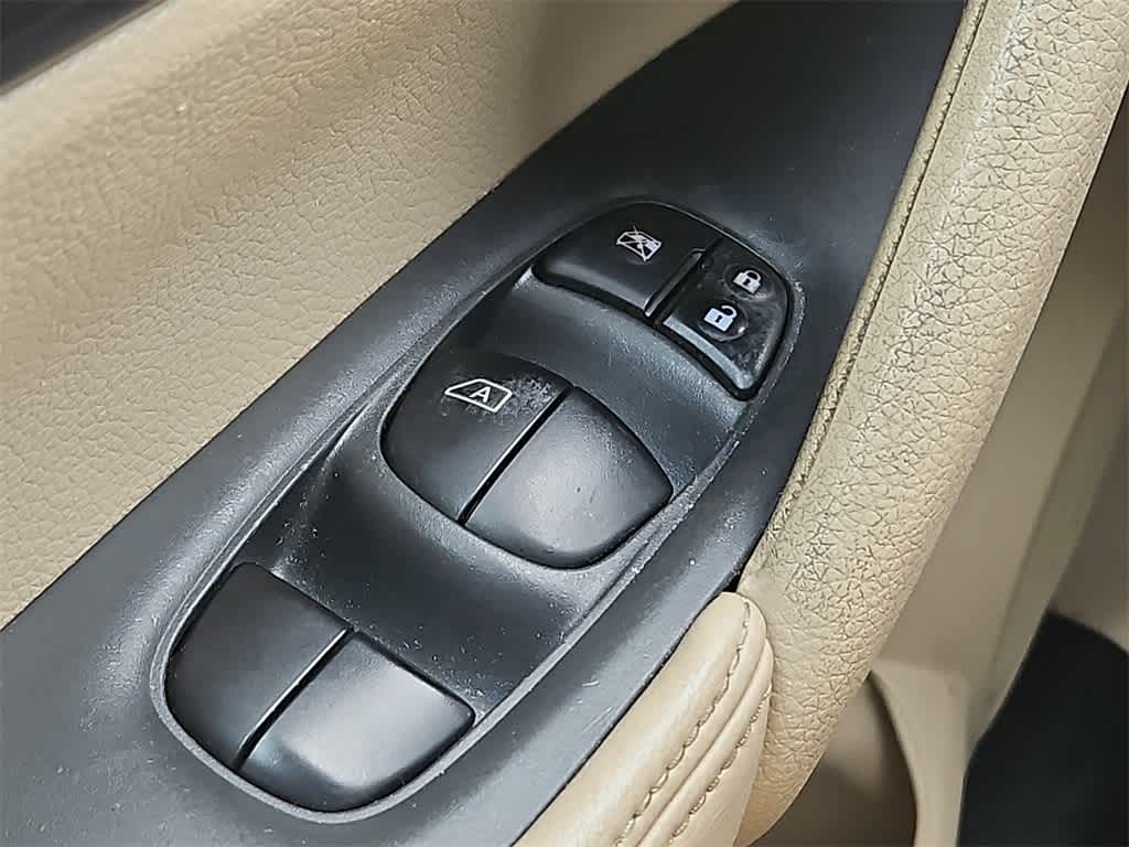 Thumbnail: 2016 Nissan Rogue - 26