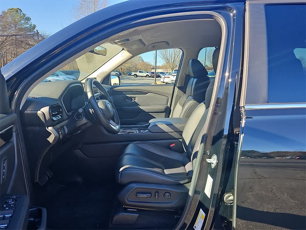 Thumbnail: 2023 Honda Pilot - 12