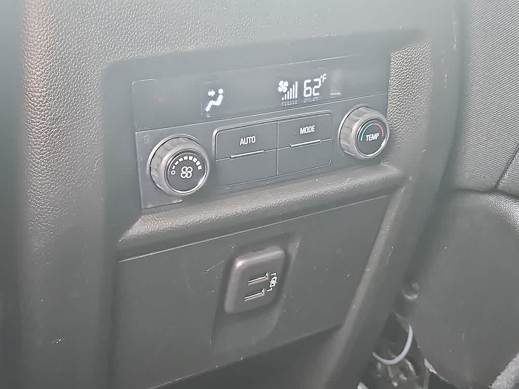 Thumbnail: 2018 Chevrolet Traverse - 12