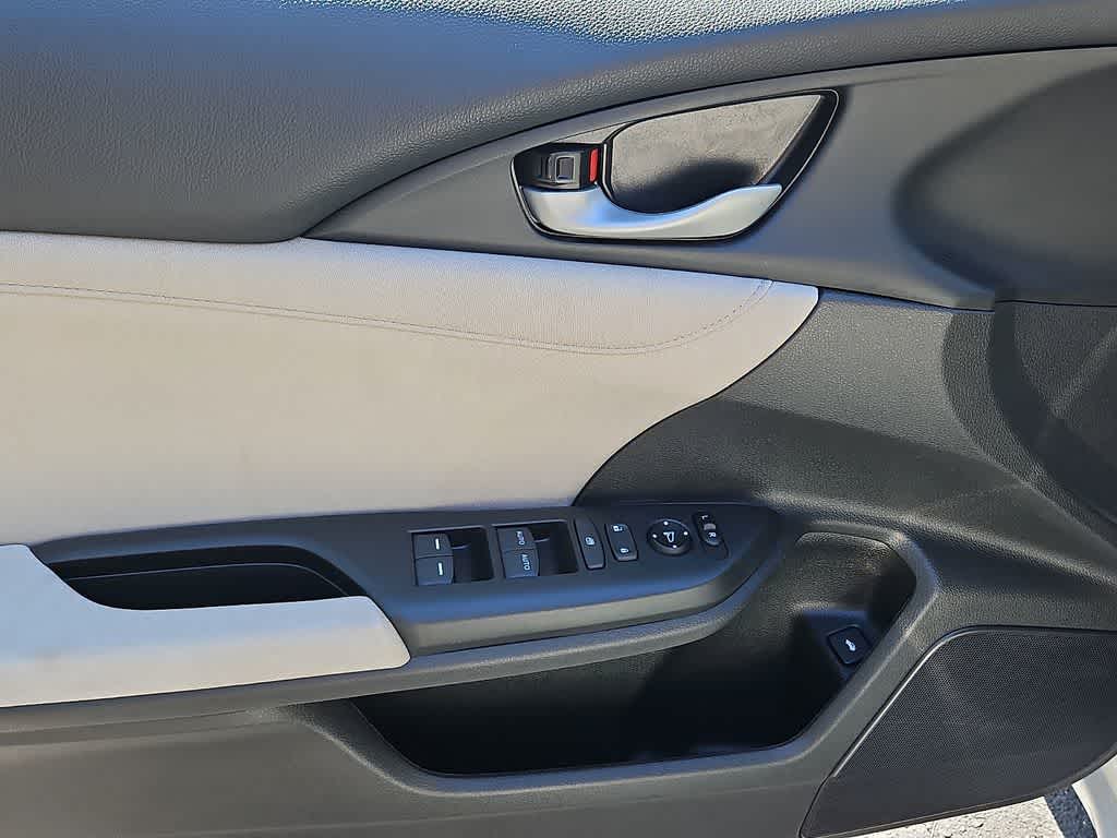 Thumbnail: 2021 Honda Insight - 12