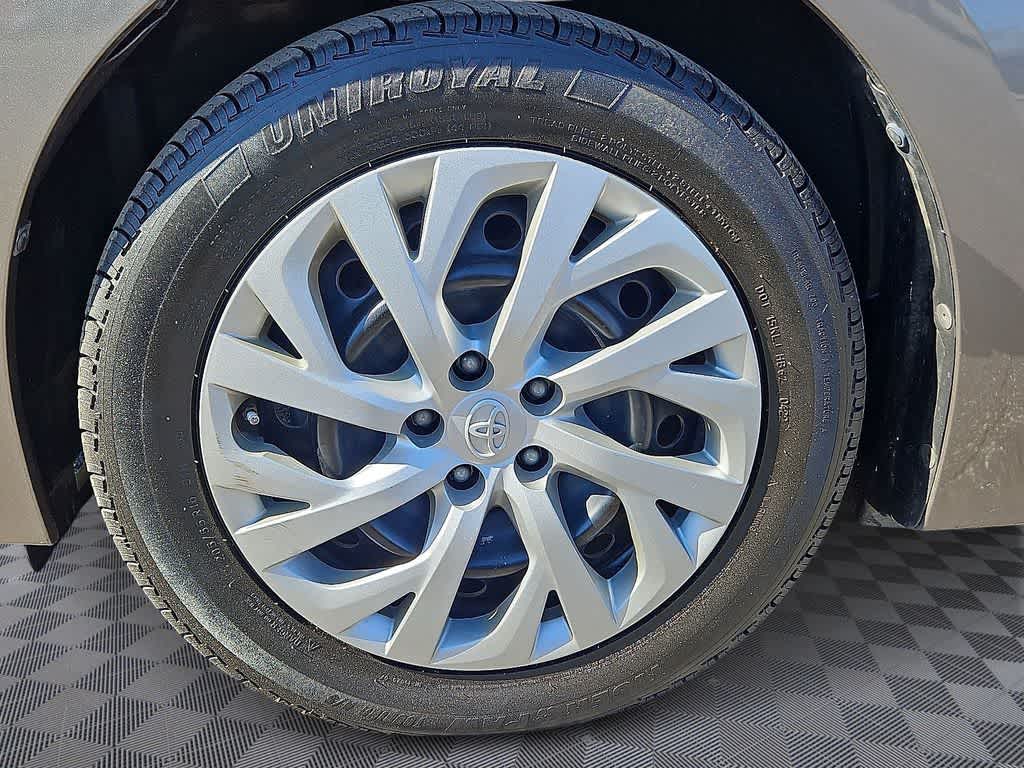 Thumbnail: 2017 Toyota Corolla - 8