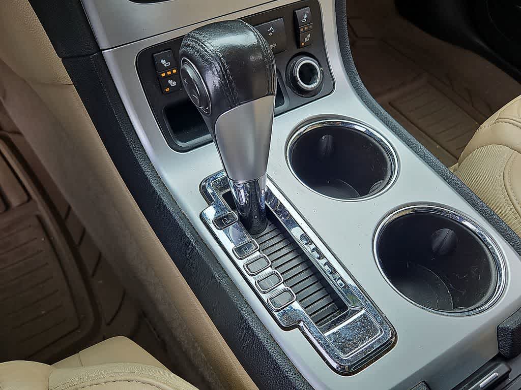 Thumbnail: 2012 GMC Acadia - 16